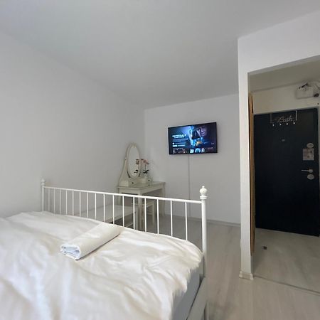 Piata Sudului Host Apartman Bukarest Kültér fotó